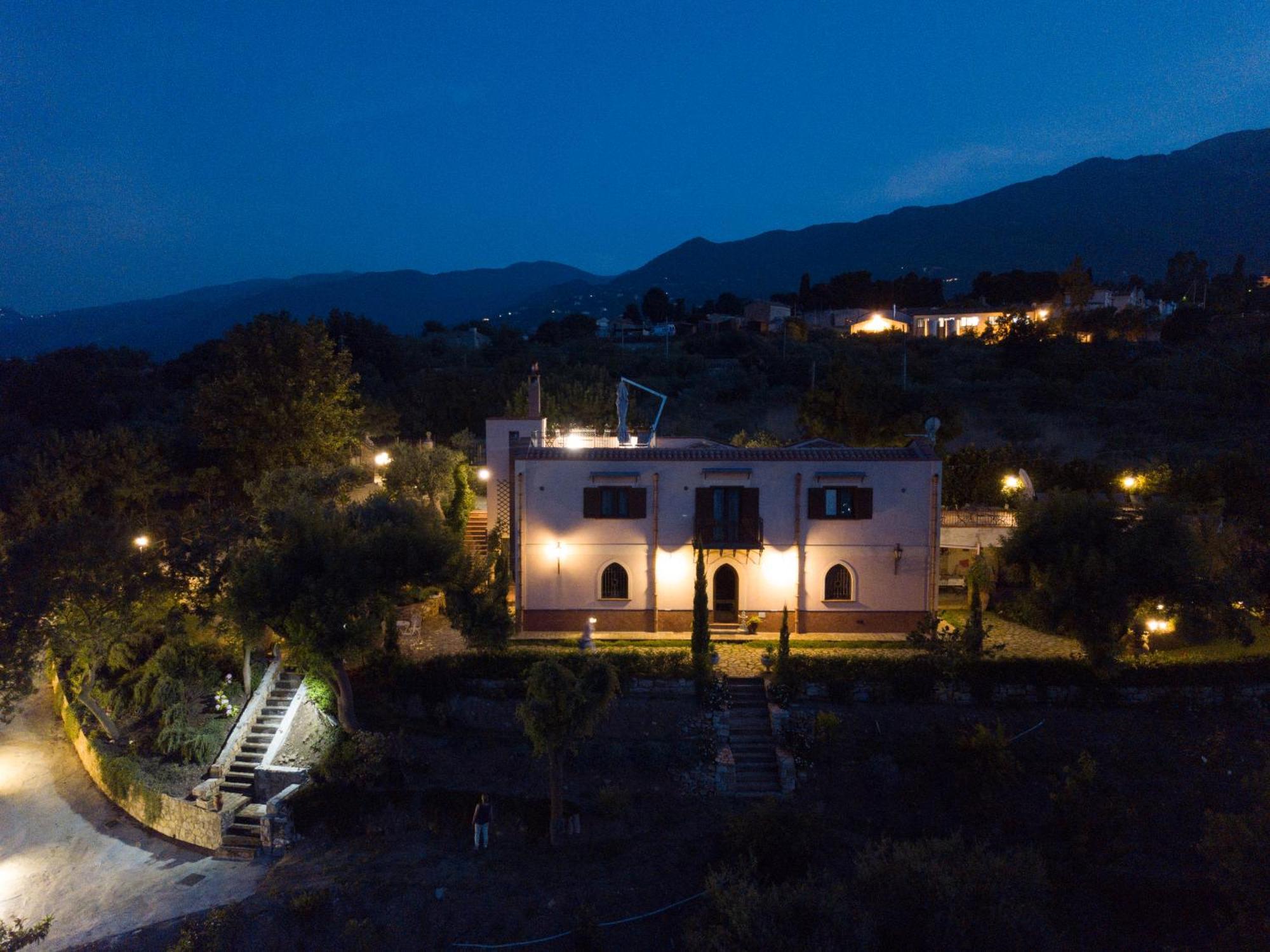 Villarose Castelbuono  Exterior photo