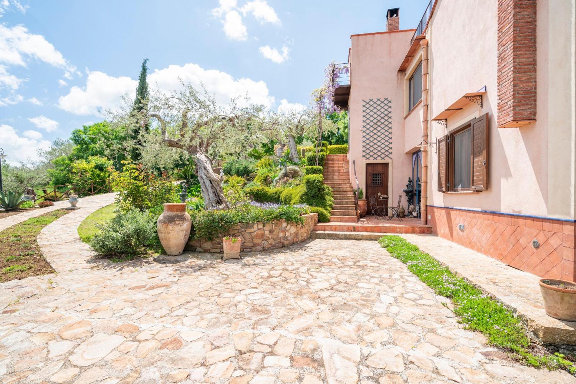 Villarose Castelbuono  Exterior photo